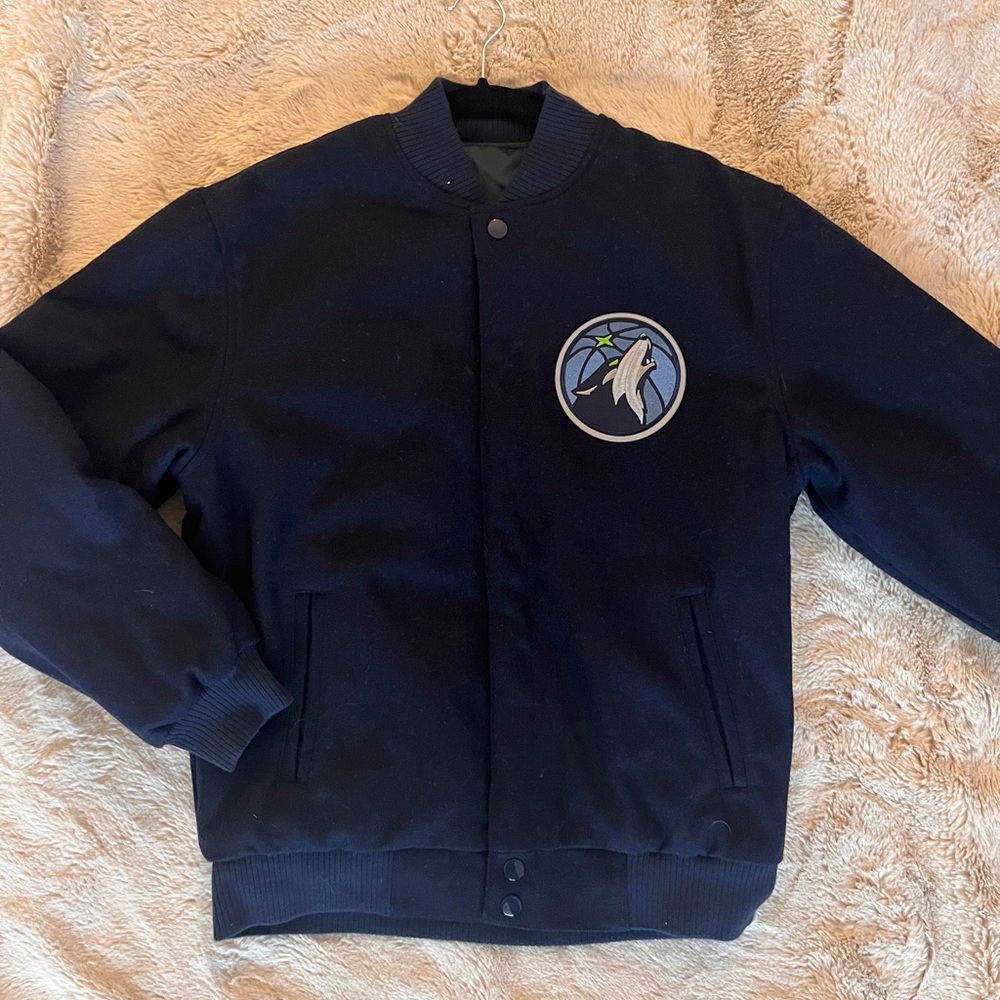 Minnesota Timberwolves Bomber Jacket. Size M. Navy Blue.